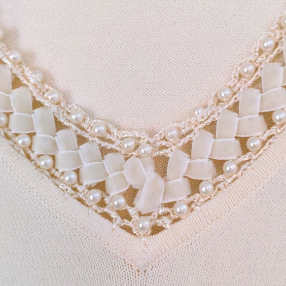 Cream V Neck Sweater with Pearl and Ribbon Details - new with tags - Picture 2 of 6